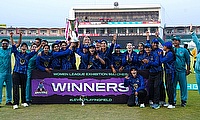 Amazons pose with trophy after winning the series 2-1