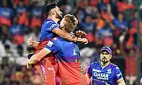 Royal Challengers Bengaluru's Mohammed Siraj and Cameron Green celebrates