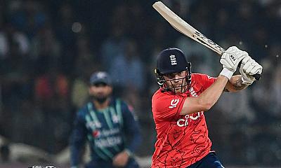 Phil Salt blasted 88 not out as England beat Pakistan