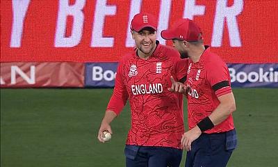 Livingstone and Woakes celebrate alt=