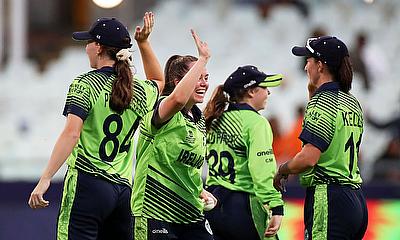 Laura Delany of Ireland celebrate