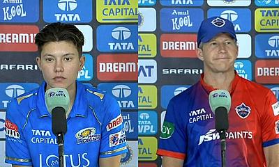 Jonathan Batty from Delhi Capitals and Issy Wong from Mumbai Indians