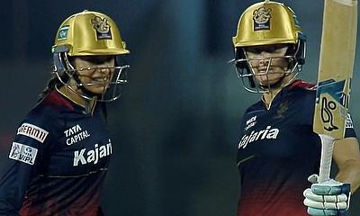 RCB's Sophie Devine and  Smriti Mandhana