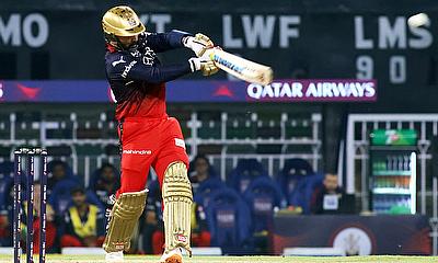 RCB batsman Dinesh Karthik plays a shot alt=