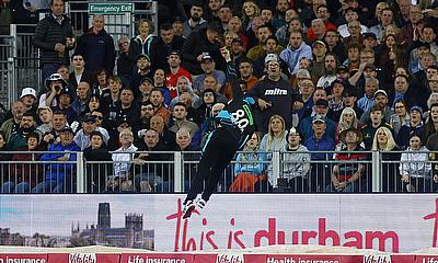 New Zealand's Mark Chapman attempts a catch alt=