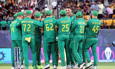 South Africa Marco Jansen celebrates the wicket of Netherlands' Max O'Dowd with teammates alt=