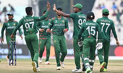 Bangladeshi players celebrate the dismissal of Netherland's Colin Ackermann alt=
