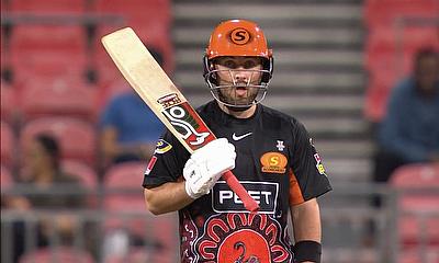 Crawley and Inglis Partner to Secure a 7-Wicket Victory for Scorchers