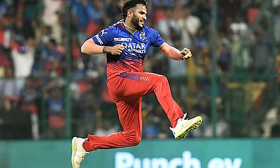 Royal Challengers Bengaluru's Vijaykumar Vyshak celebrates alt=