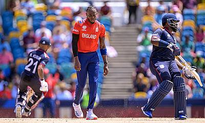 United States' Nitish Kumar and Steven Taylor run between the wickets alt=