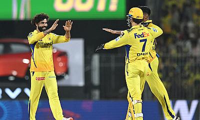 Chennai Super Kings' Ravindra Jadeja celebrates with teammates alt=