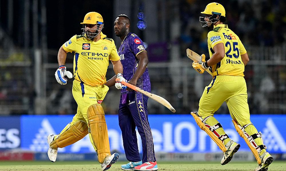 Chennai Super Kings' MS Dhoni and Shivam Dube in action running between the wickets